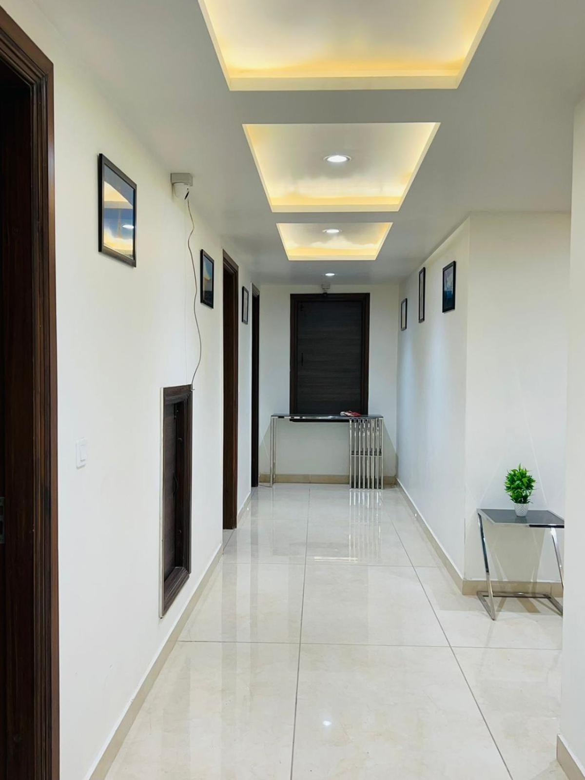 Hotel Skylark & Banquet Palwal Exterior foto