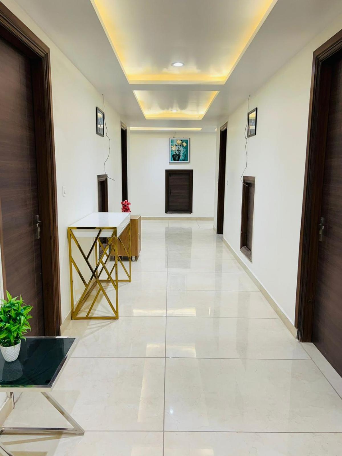 Hotel Skylark & Banquet Palwal Exterior foto
