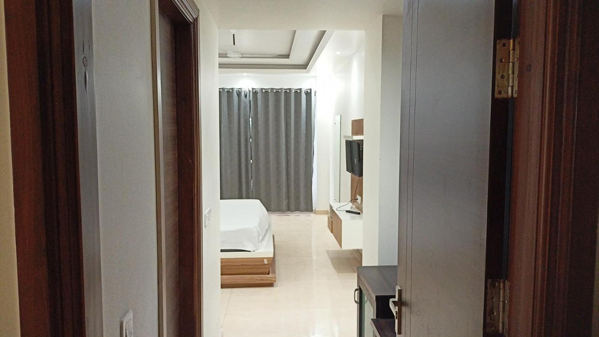 Hotel Skylark & Banquet Palwal Exterior foto